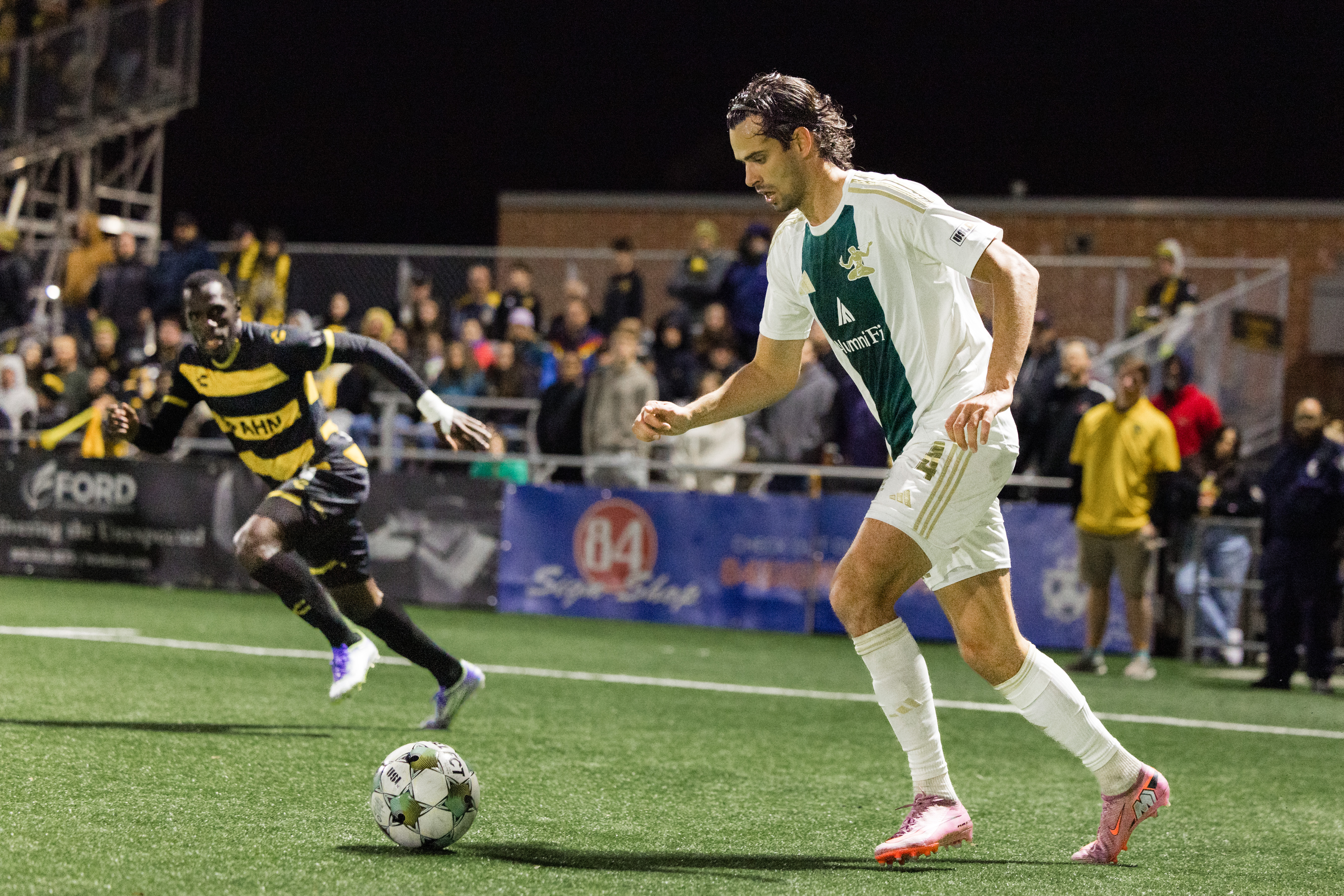 Shane Wiedt controls ball during final USL match against Pittsburgh
