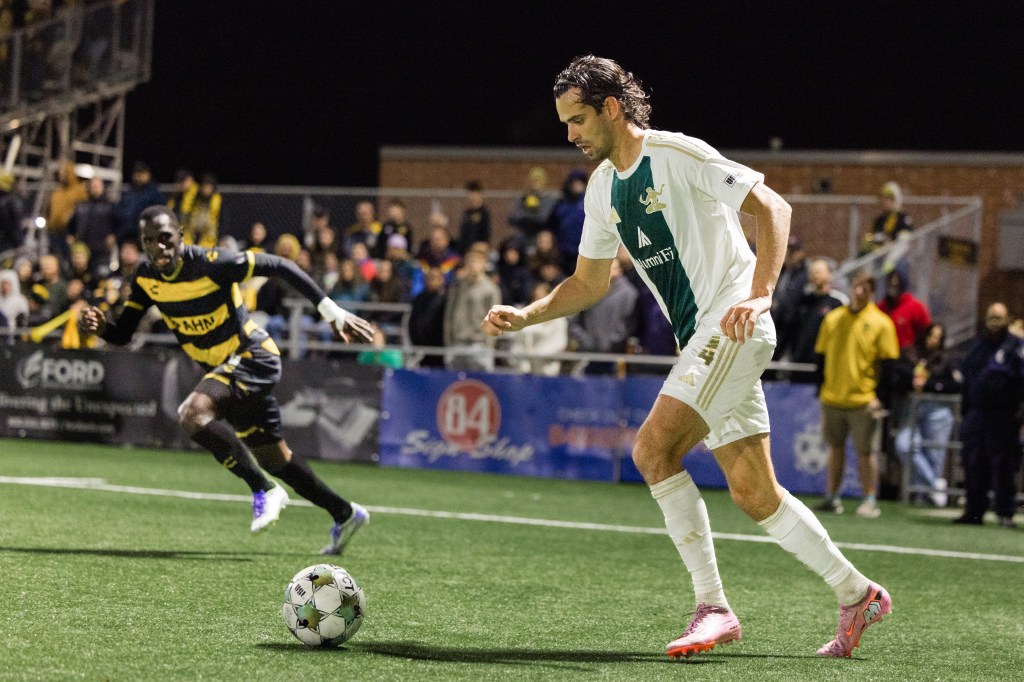Shane Wiedt controls ball during final USL match against Pittsburgh