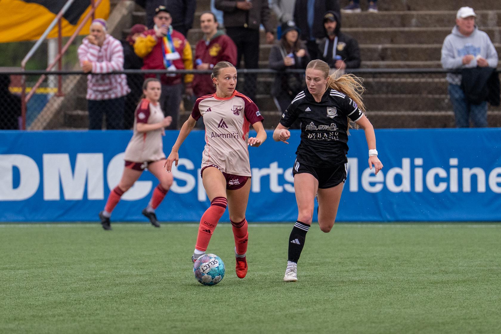 Lily Jeakle controls the ball against Kalamazoo FC