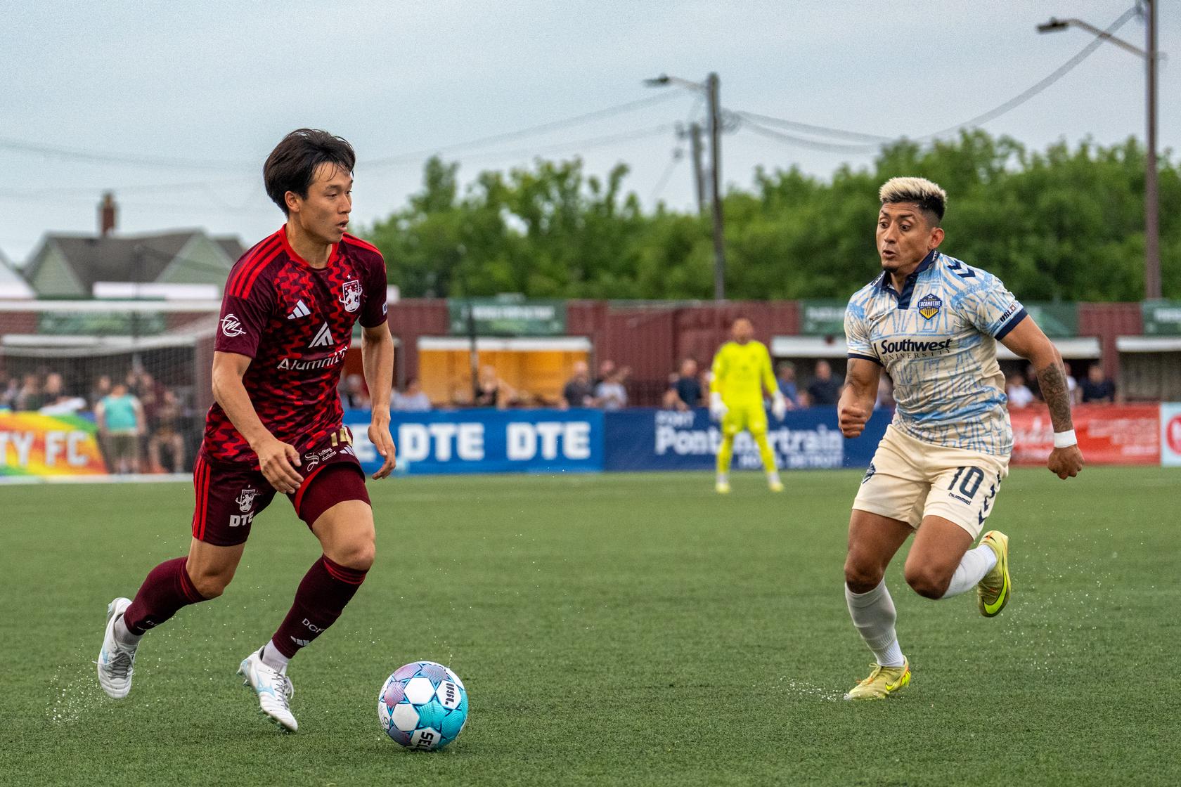 Haruki Yamazaki with the ball against El Paso Locomotive FC