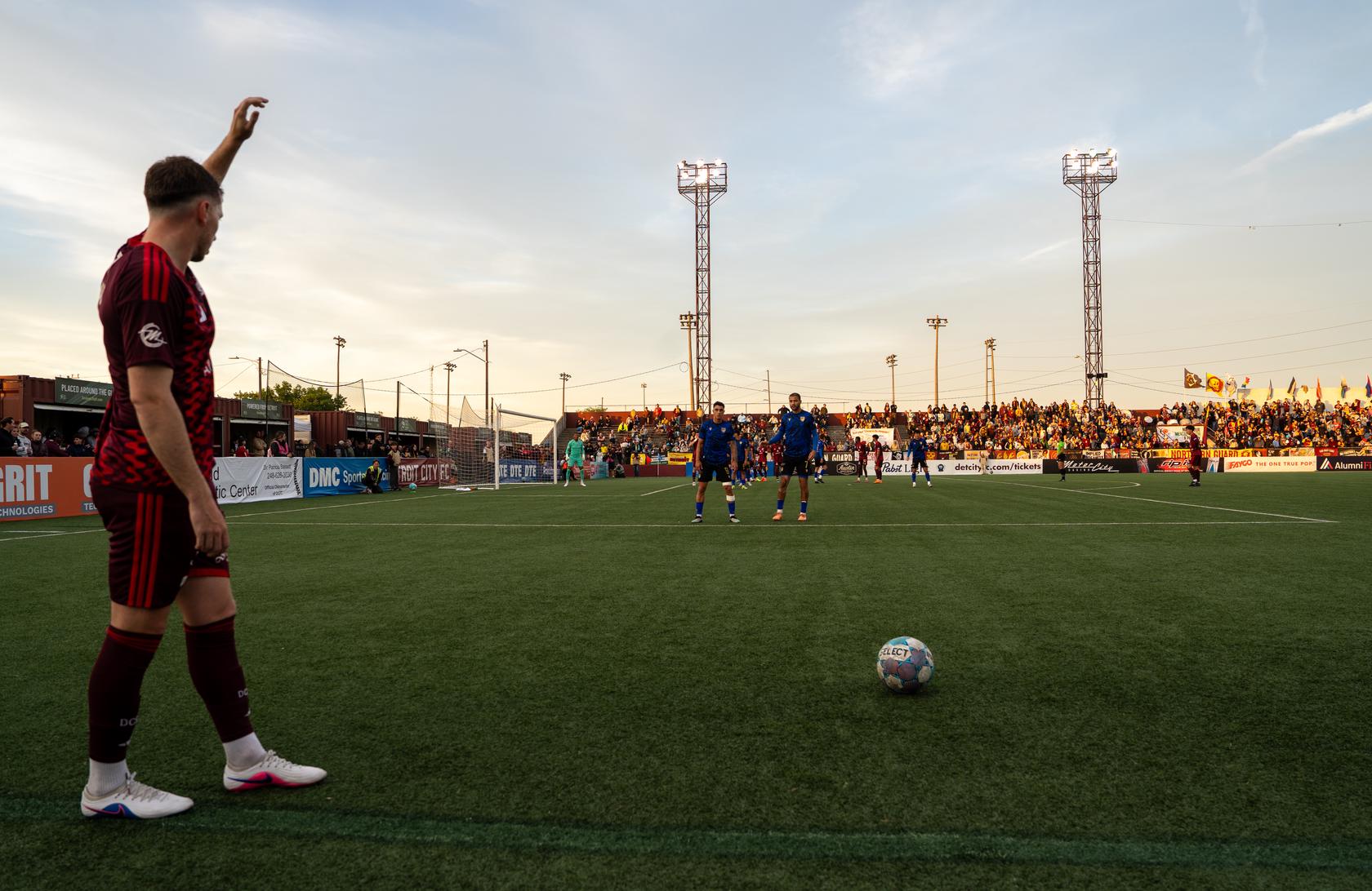 Ben Morris prepares for a corner kick