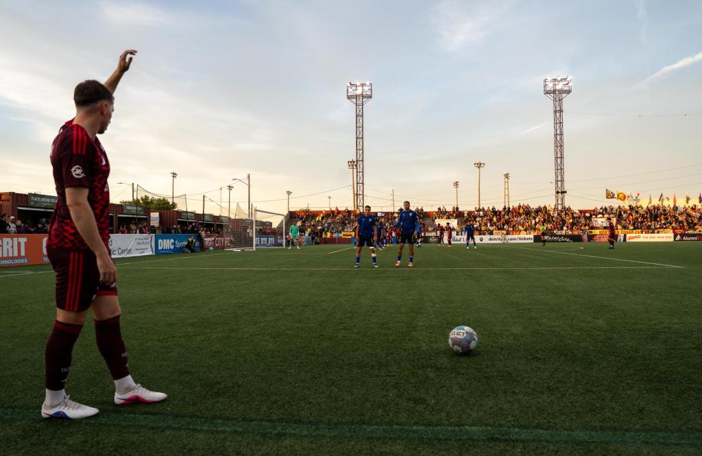 Ben Morris prepares for a corner kick